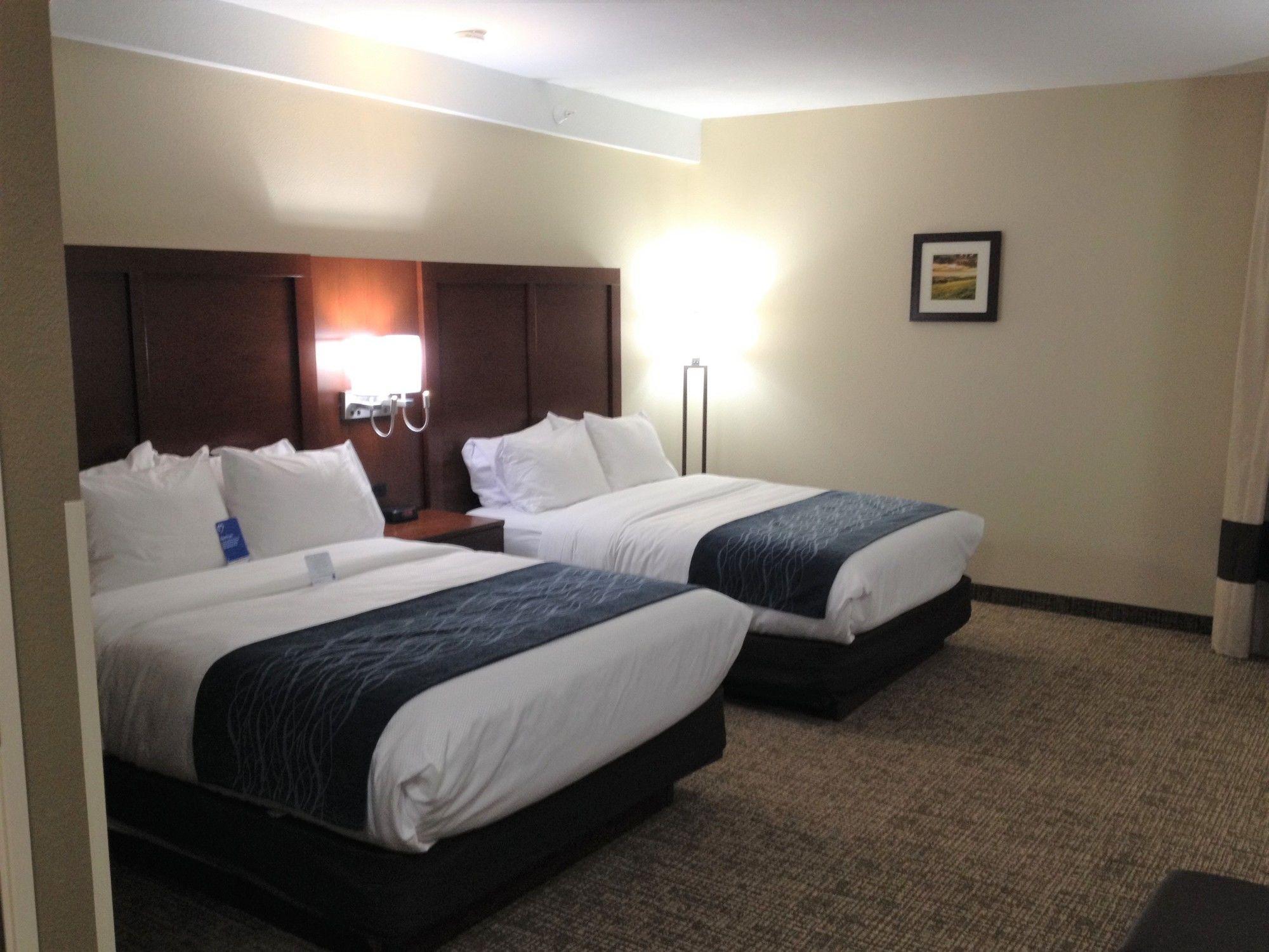 Comfort Inn & Suites Junction City - Near Fort Riley Ngoại thất bức ảnh