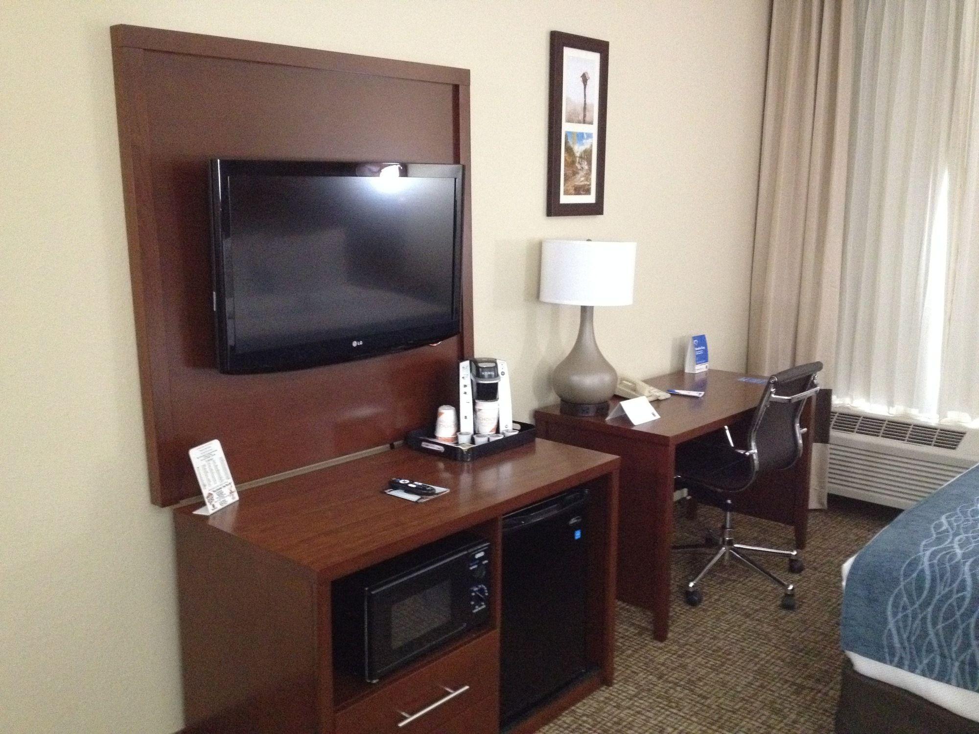 Comfort Inn & Suites Junction City - Near Fort Riley Ngoại thất bức ảnh
