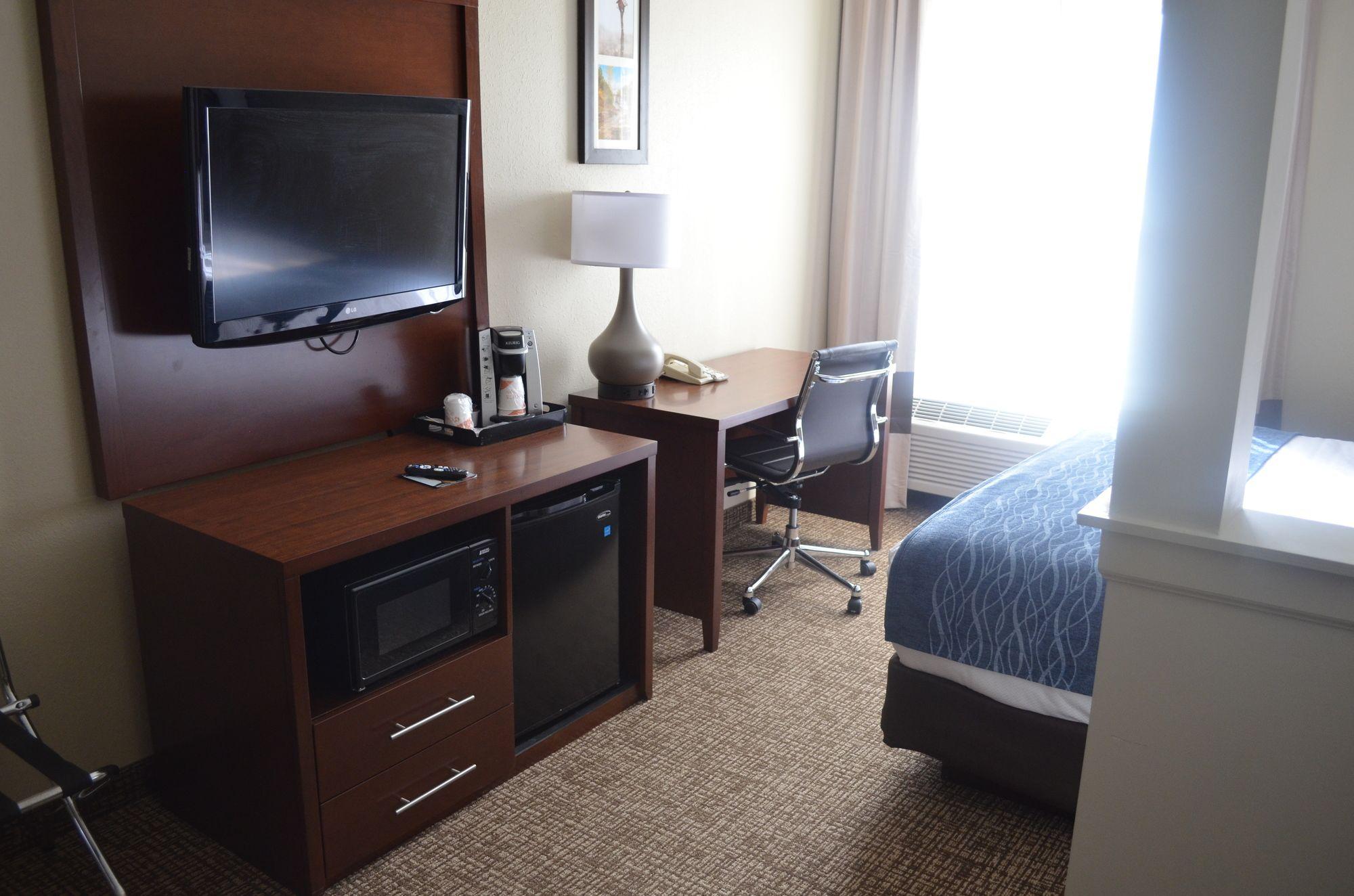 Comfort Inn & Suites Junction City - Near Fort Riley Ngoại thất bức ảnh