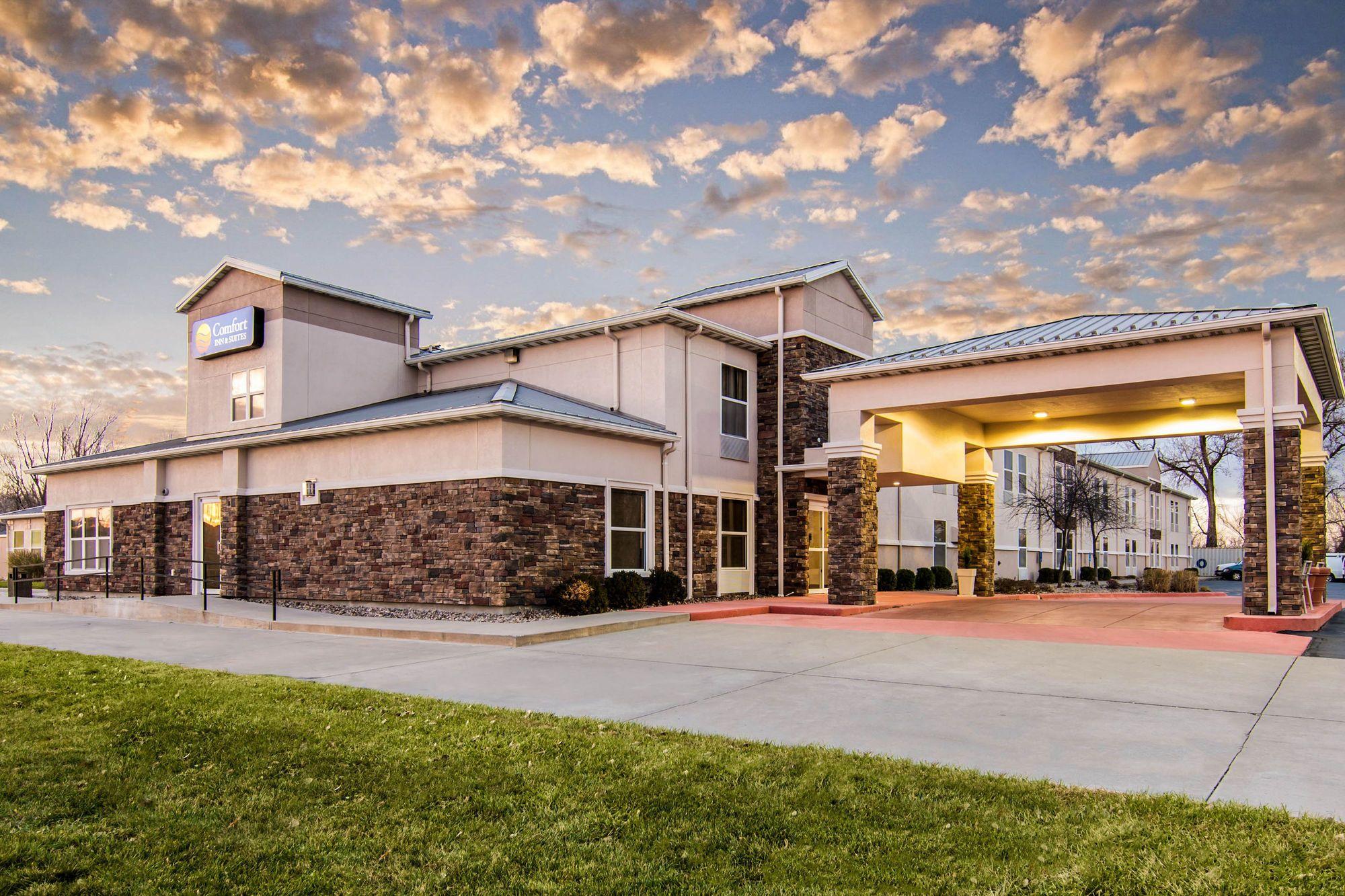 Comfort Inn & Suites Junction City - Near Fort Riley Ngoại thất bức ảnh