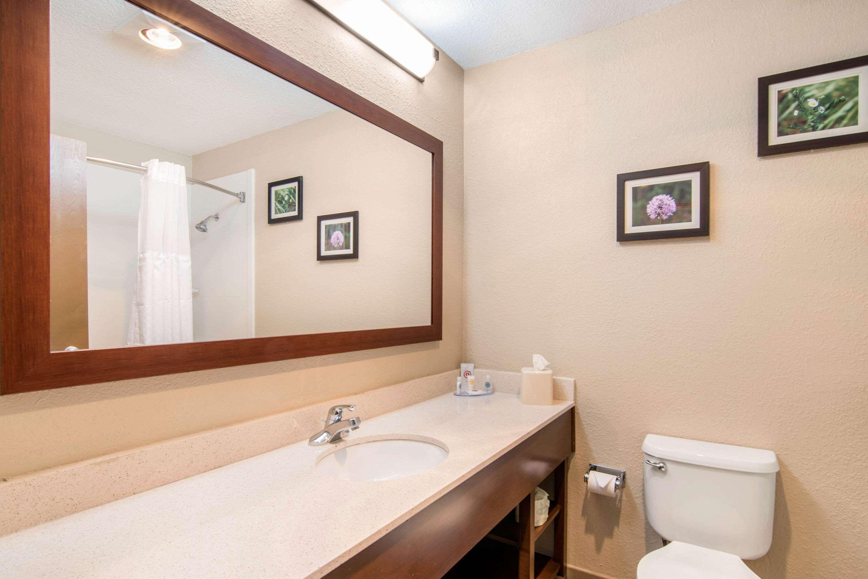 Comfort Inn & Suites Junction City - Near Fort Riley Ngoại thất bức ảnh