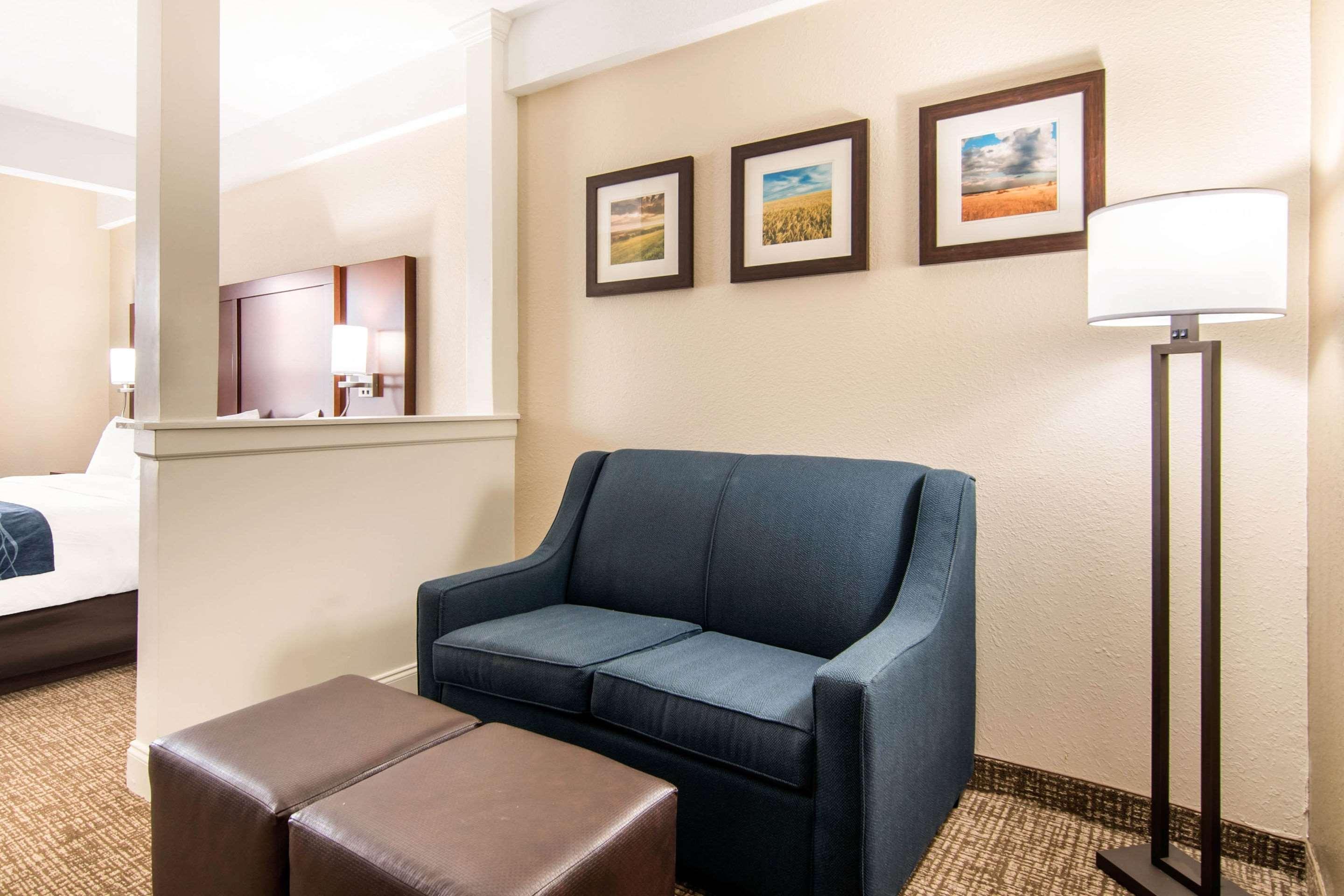 Comfort Inn & Suites Junction City - Near Fort Riley Ngoại thất bức ảnh
