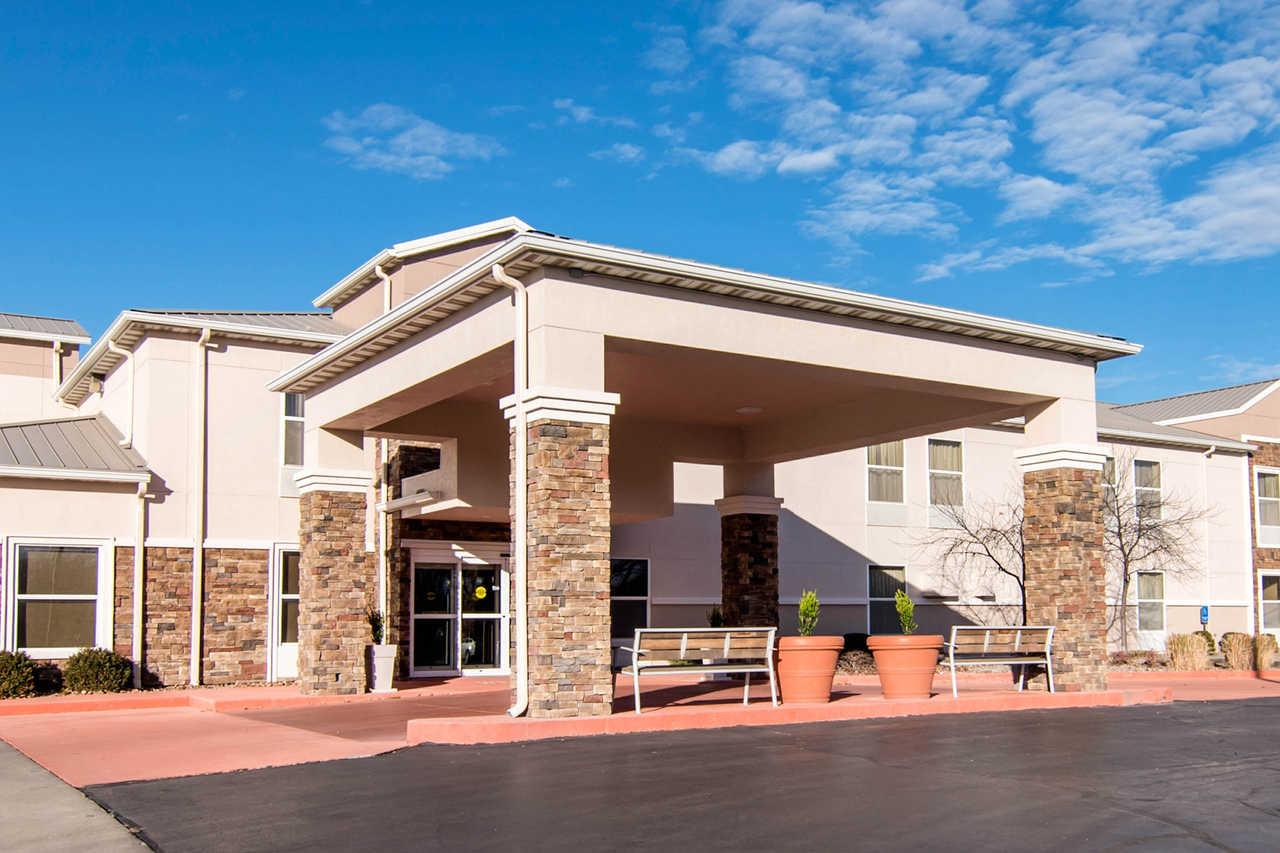 Comfort Inn & Suites Junction City - Near Fort Riley Ngoại thất bức ảnh