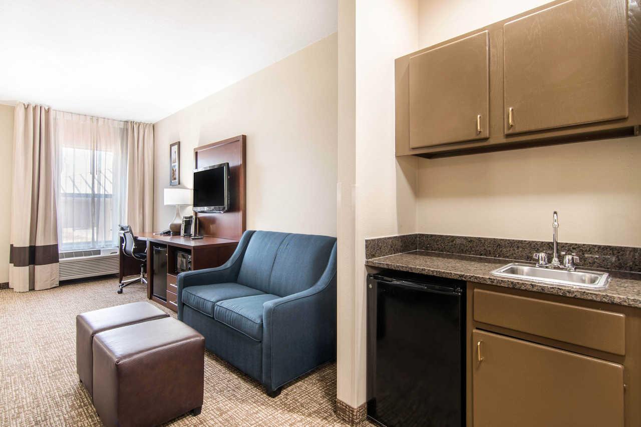 Comfort Inn & Suites Junction City - Near Fort Riley Ngoại thất bức ảnh