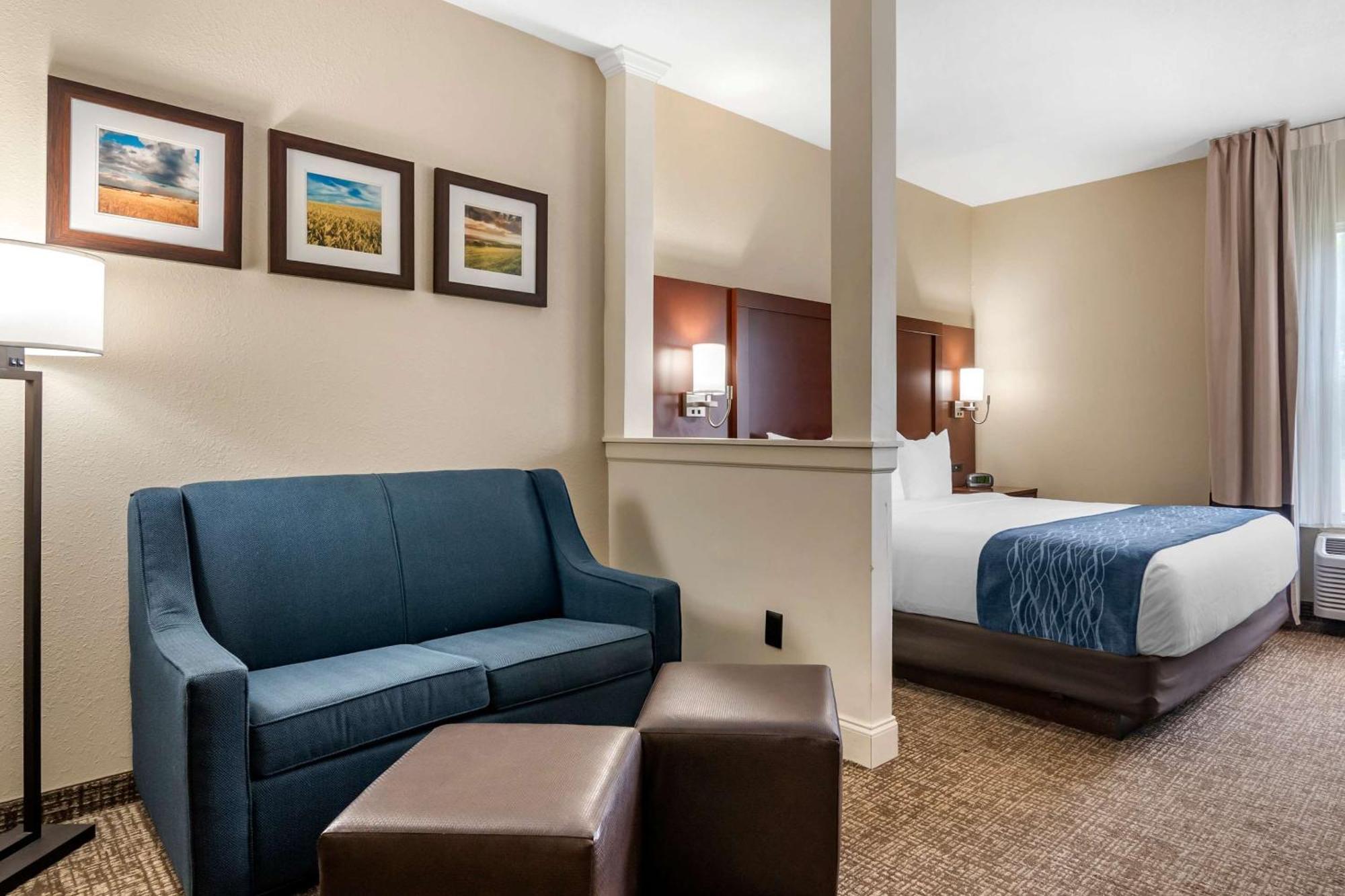 Comfort Inn & Suites Junction City - Near Fort Riley Ngoại thất bức ảnh