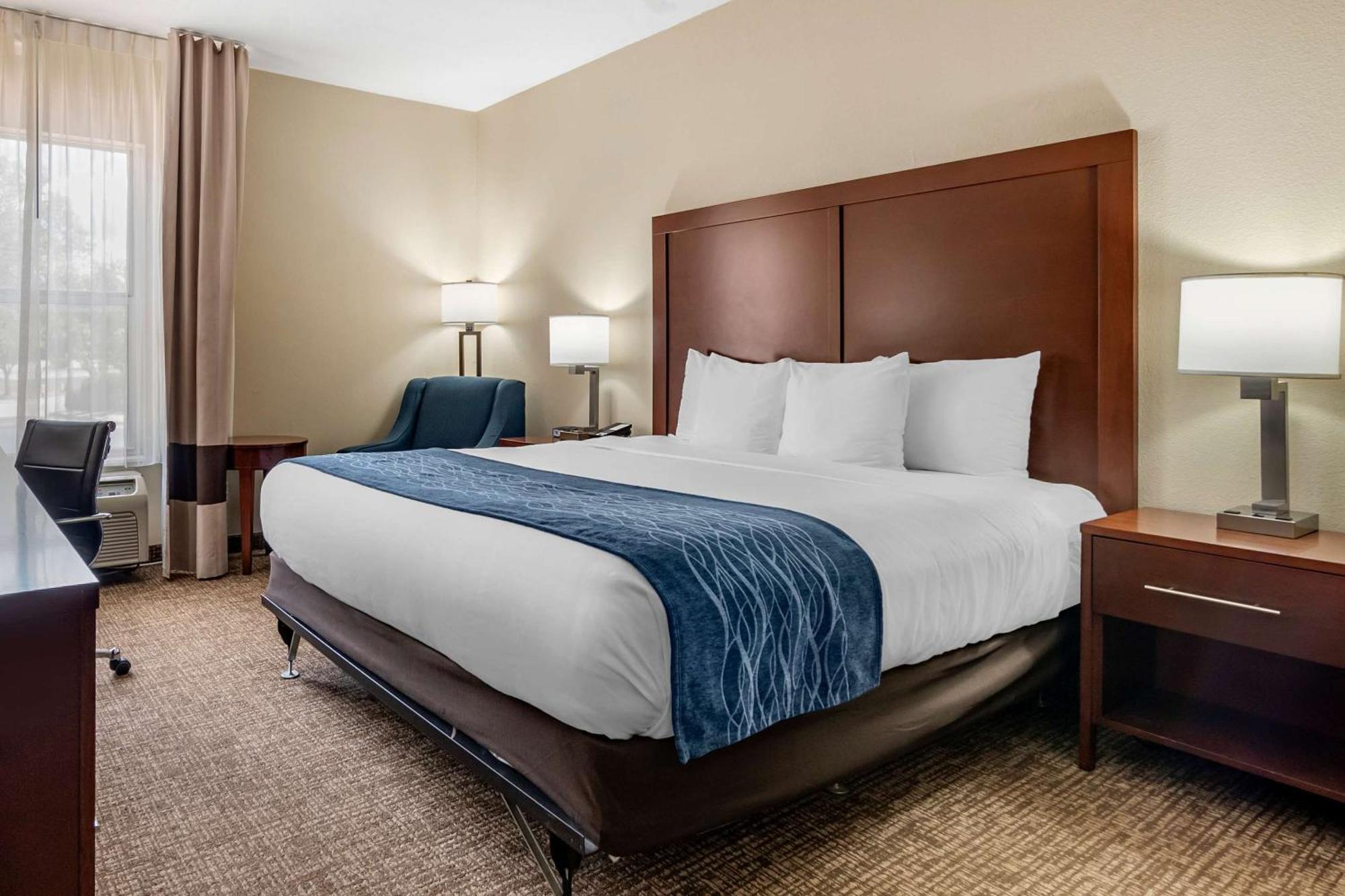 Comfort Inn & Suites Junction City - Near Fort Riley Ngoại thất bức ảnh