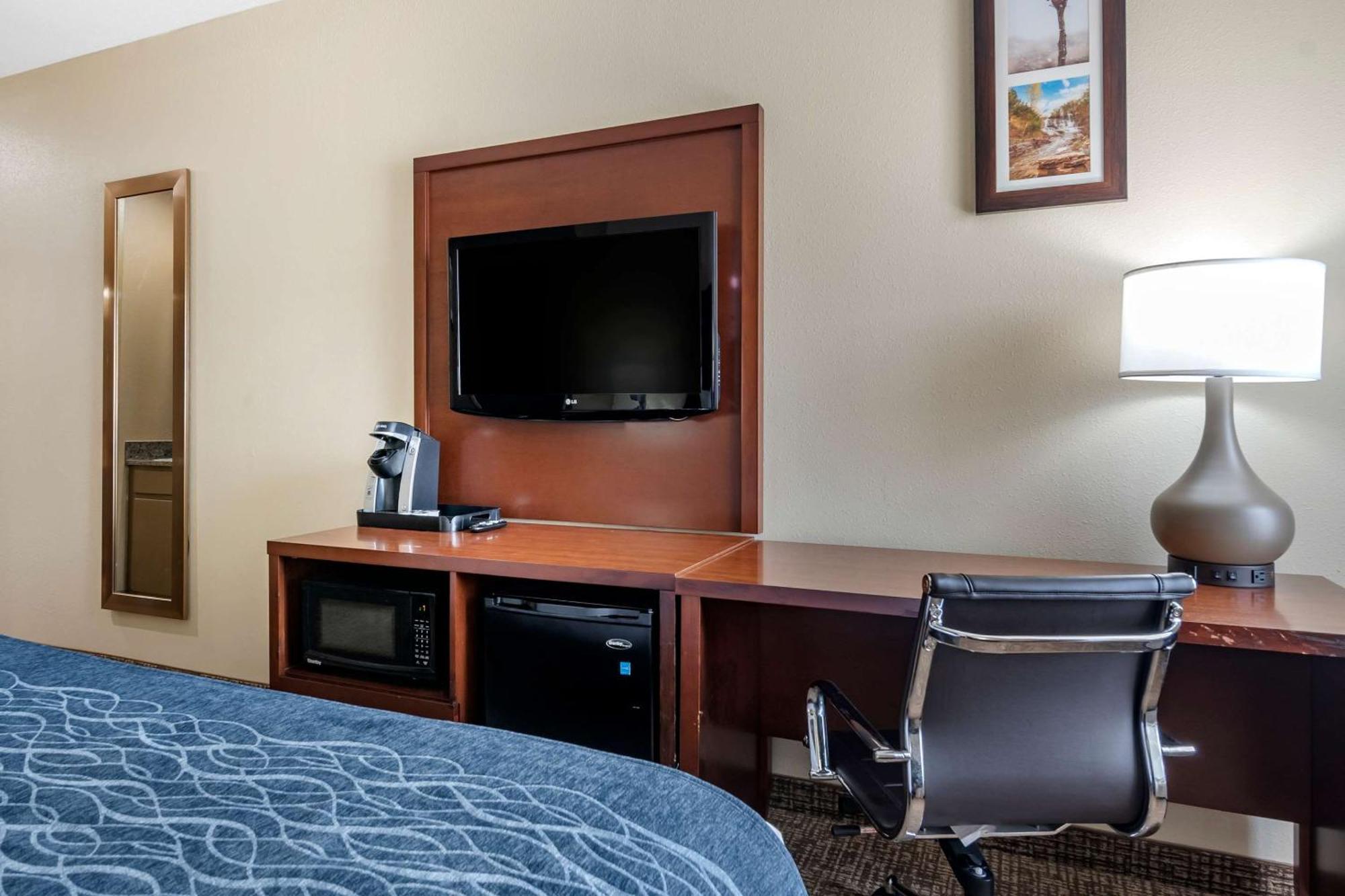 Comfort Inn & Suites Junction City - Near Fort Riley Ngoại thất bức ảnh