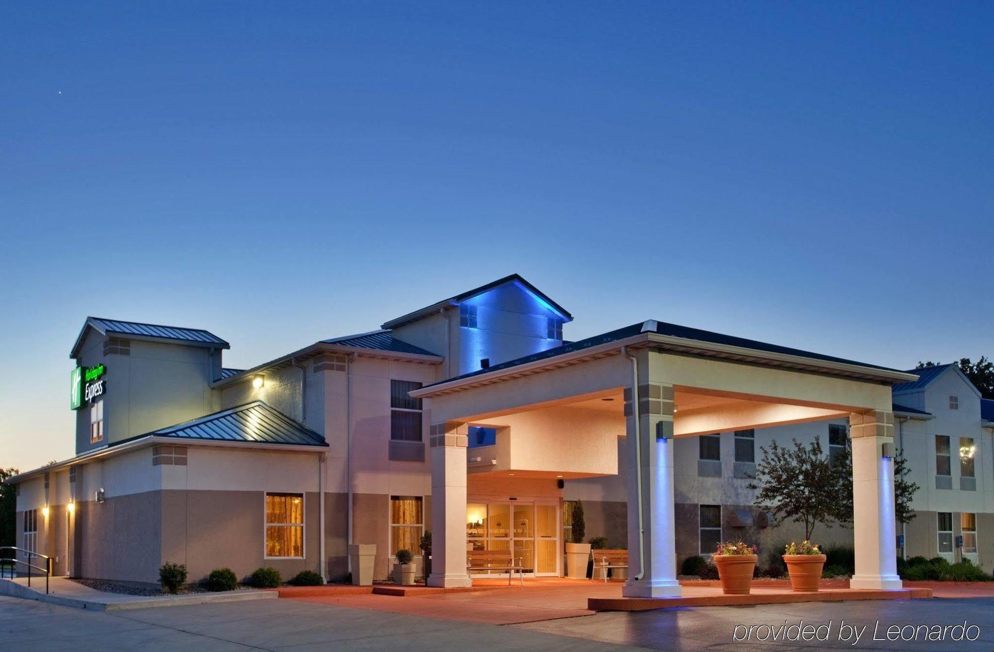Comfort Inn & Suites Junction City - Near Fort Riley Ngoại thất bức ảnh